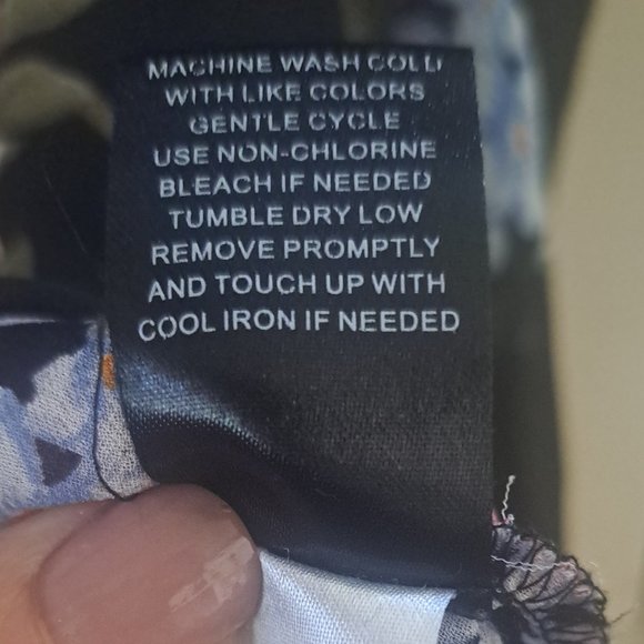 Torrid sheer black floral high low blouse size 5x - Picture 5 of 6